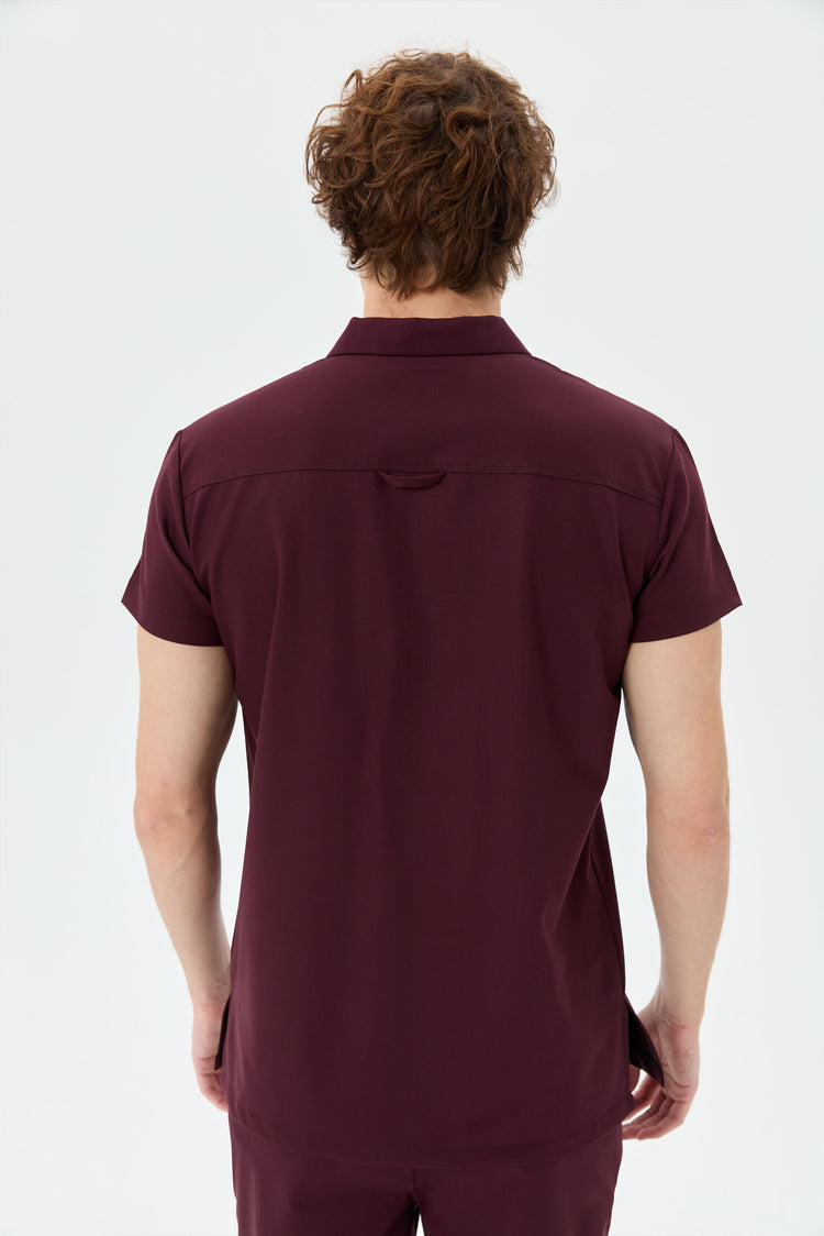 Bordo scrubs - arka görünüm ve profesyonel kesim
