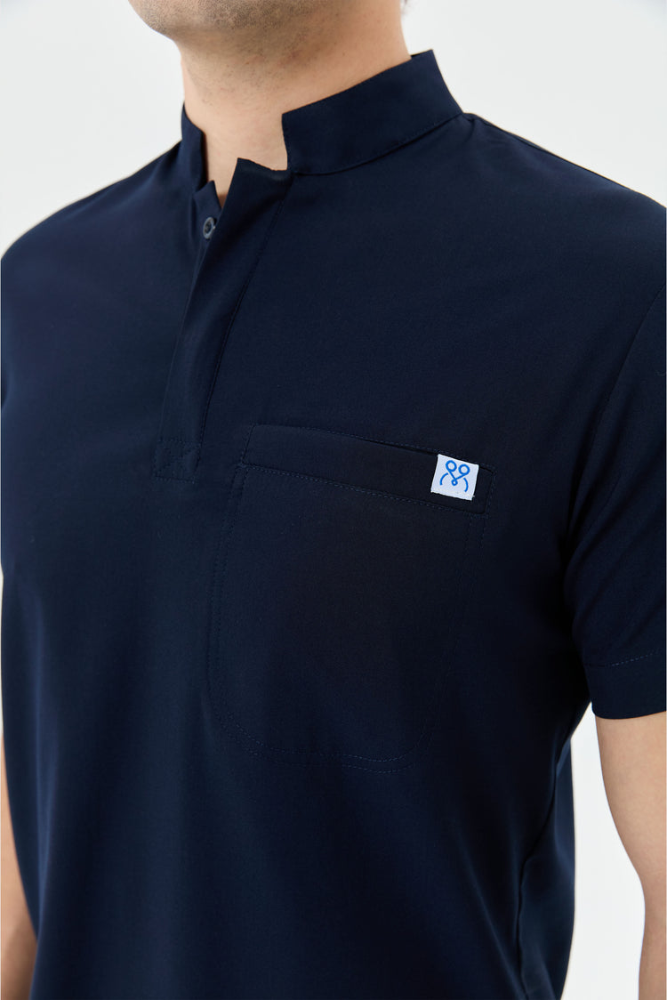 Lacivert Secundus Fit scrubs - ön görünüm ve hakim yaka