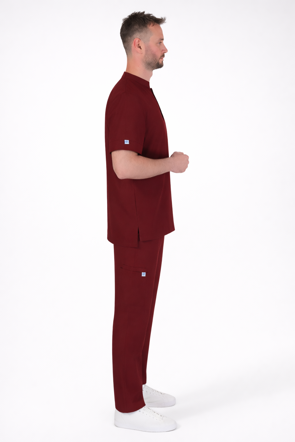 Bursa imalatı nakışlı bordo hakim yakalı erkek scrubs takımı - Minimum 10 adet özel üretim profesyonel medikal giyim.