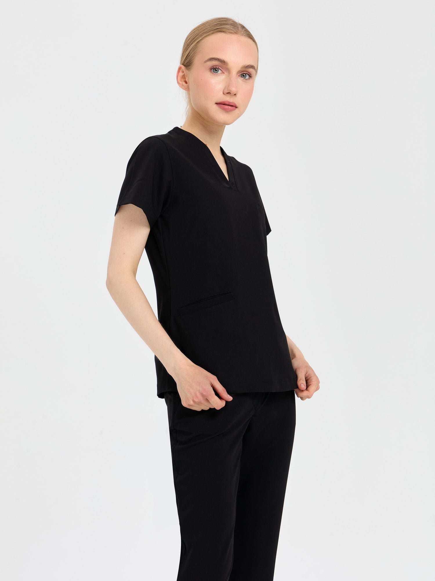 Primus Fit siyah scrubs - ön görünüm ve modern kesim
