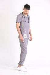 Antrasit erkek scrubs üst - V yaka detayı ve modern kesim