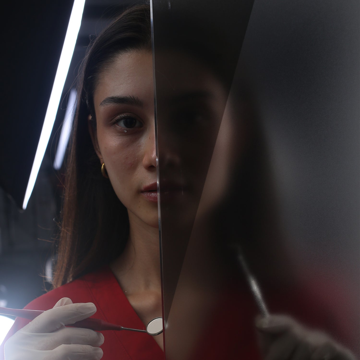 Canlı scrubs renkleri ile beraber sağlık çalışanları her daim şık olabilmektedir.