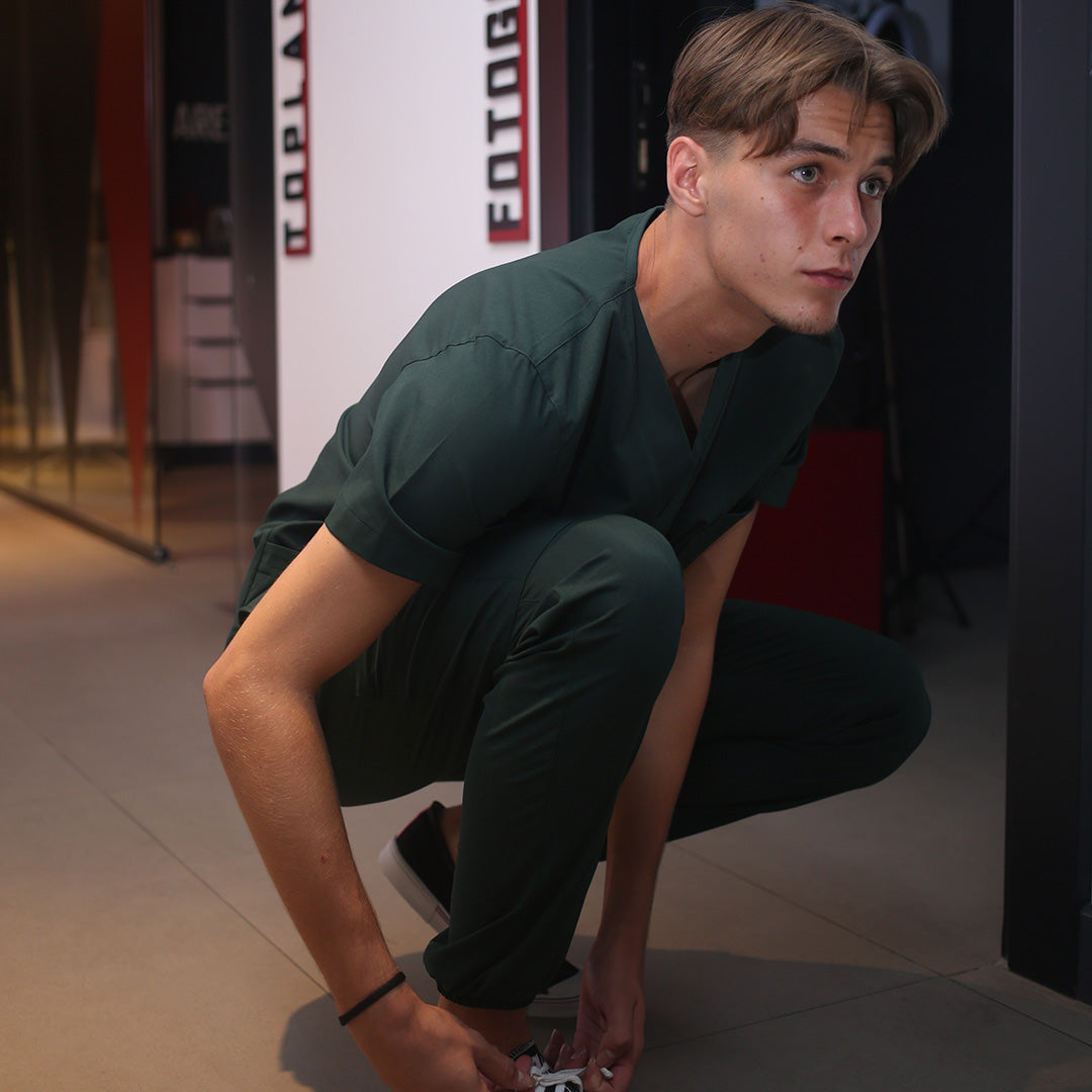 Likralı üniforma sayesinde sağlık çalışanları daha rahat ediyor.