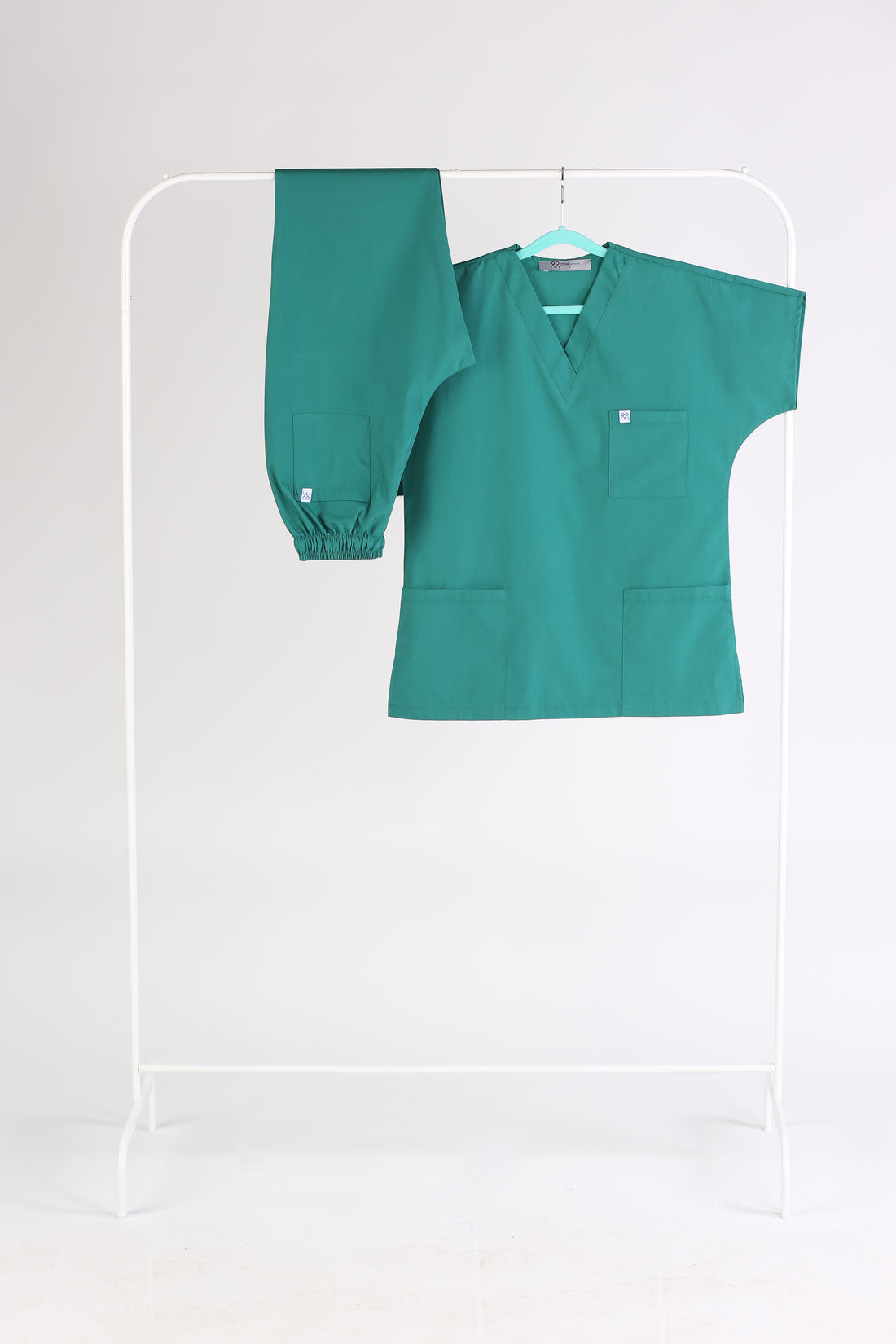 Toptan yeşil yarasa kol V yaka unisex scrubs takımı - Tertius serisi ekonomik personel kıyafeti imalatı.