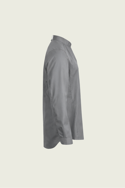 Gri aşçı ceketi kumaş dokusu ve pürüzsüz çıtçıt detayları